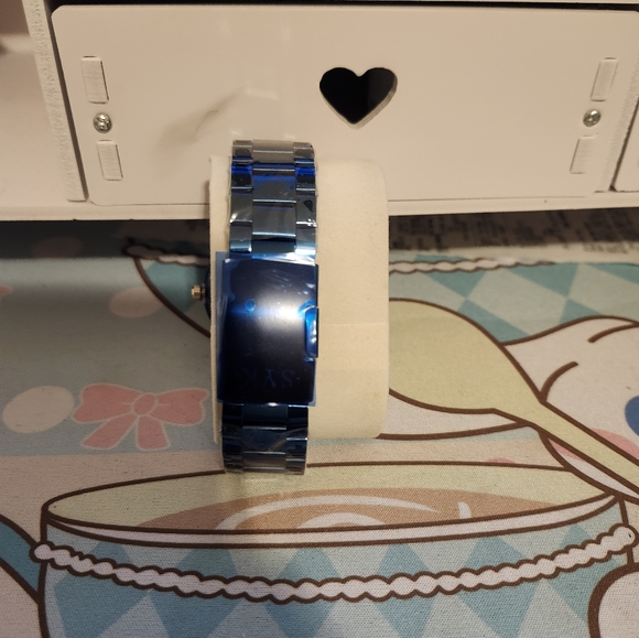 Watch - Picture 2 of 4